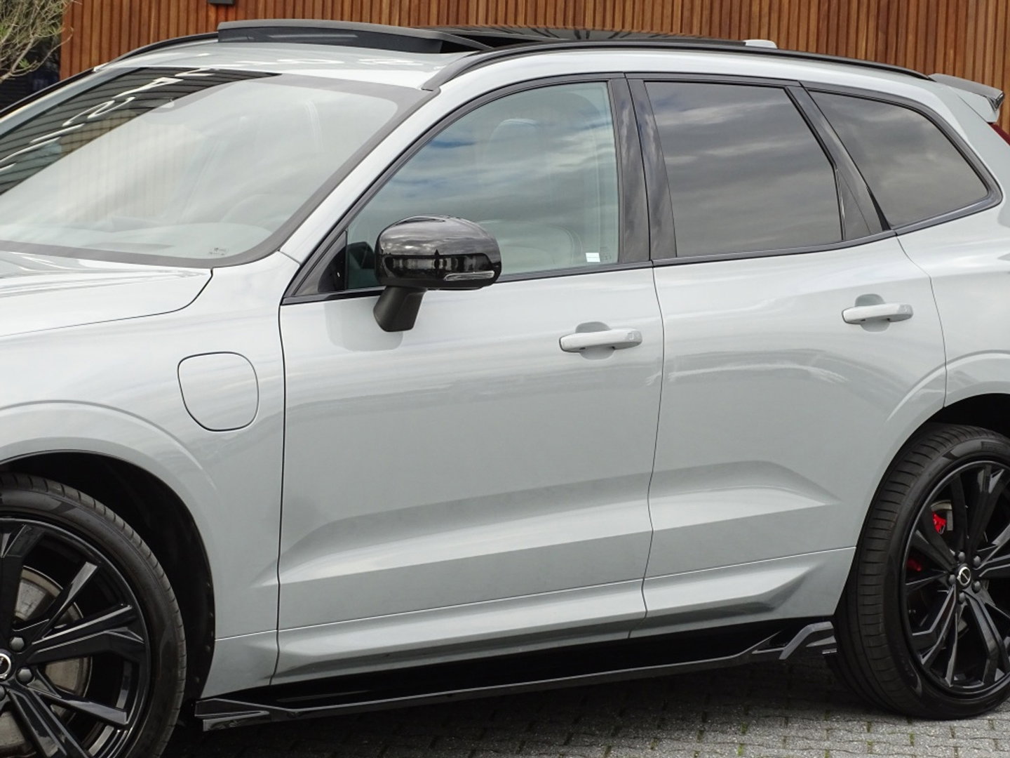 Volvo XC60 T6 357PK AWD / Heico Ed. / 2025 / Head-Up / pano / 360° / NAP