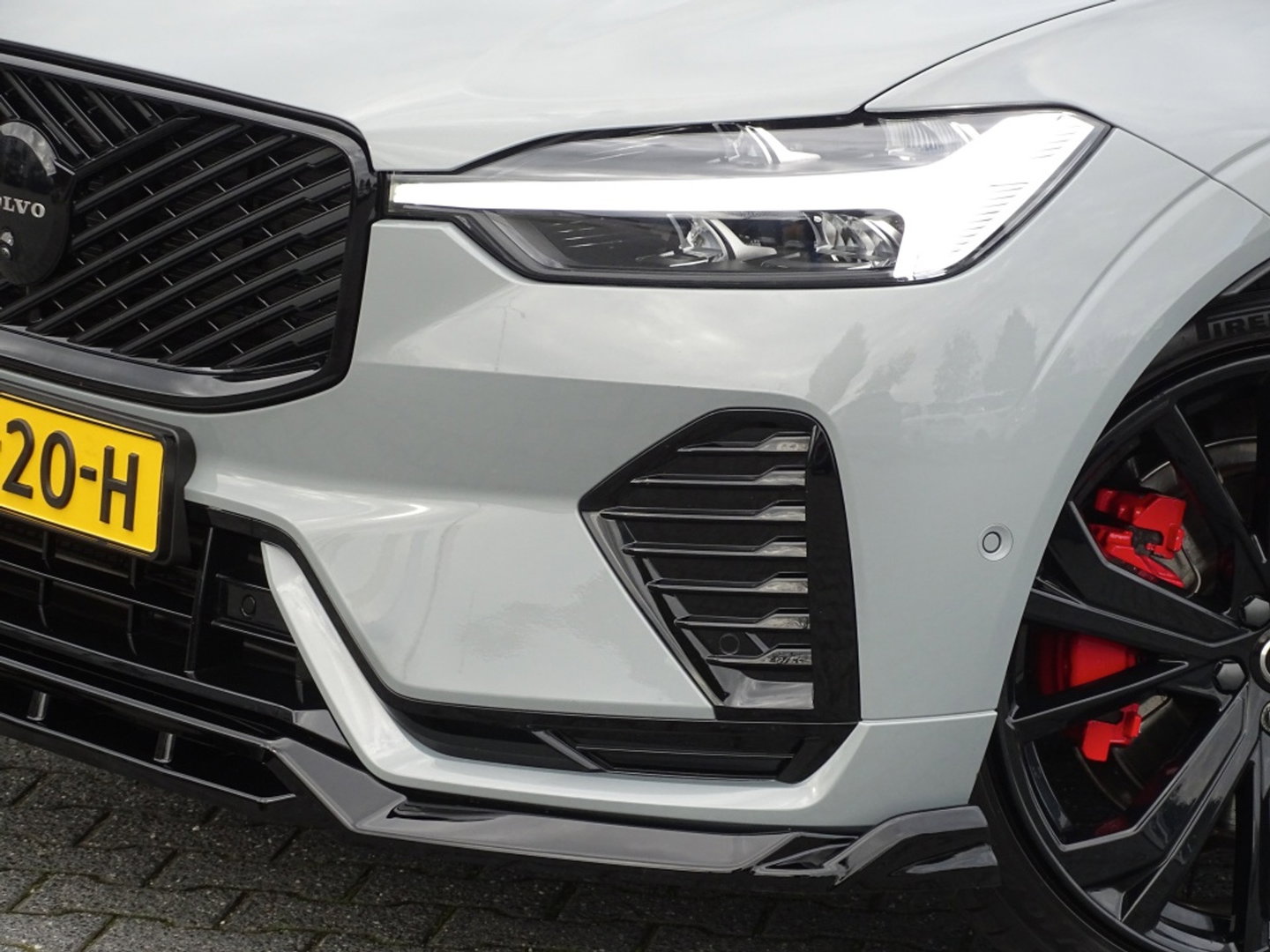 Volvo XC60 T6 357PK AWD / Heico Ed. / 2025 / Head-Up / pano / 360° / NAP