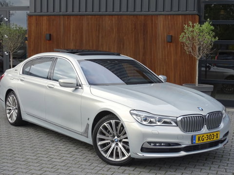 BMW 7 Serie 740e Lang 326PK / VIP / Bowers & Wilkins / Skylounge / *NAP*