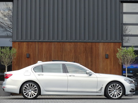 BMW 7 Serie 740e Lang 326PK / VIP / Bowers & Wilkins / Skylounge / *NAP*
