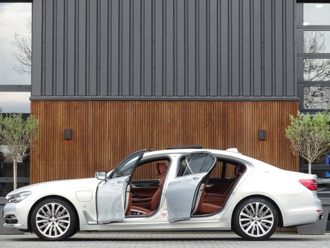 BMW 7 Serie 740e Lang 326PK / VIP / Bowers & Wilkins / Skylounge / *NAP*