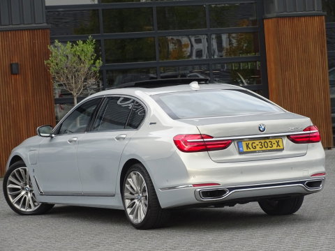 BMW 7 Serie 740e Lang 326PK / VIP / Bowers & Wilkins / Skylounge / *NAP*