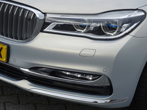 BMW 7 Serie 740e Lang 326PK / VIP / Bowers & Wilkins / Skylounge / *NAP*
