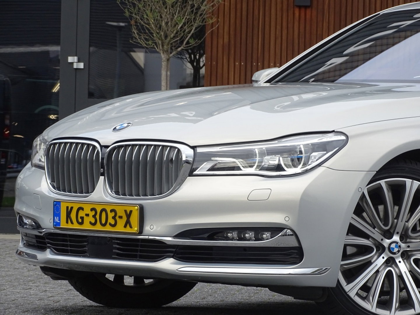 BMW 7 Serie 740e Lang 326PK / VIP / Bowers & Wilkins / Skylounge / *NAP*