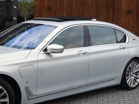 BMW 7 Serie 740e Lang 326PK / VIP / Bowers & Wilkins / Skylounge / *NAP*