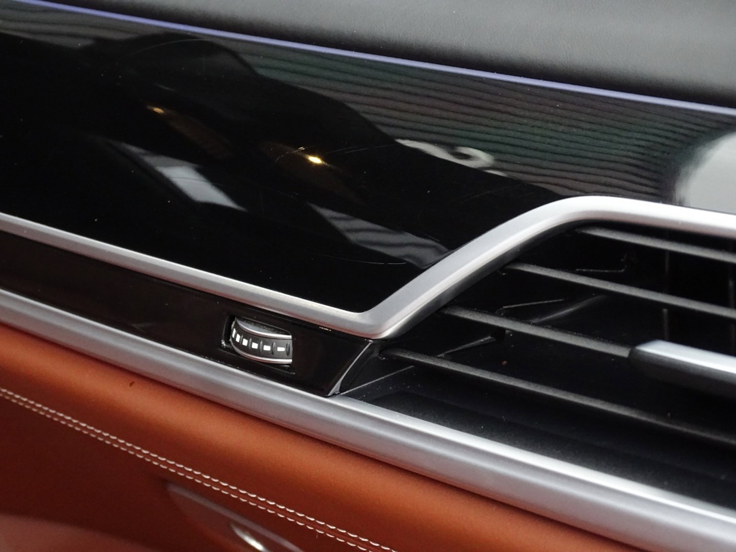 BMW 7 Serie 740e Lang 326PK / VIP / Bowers & Wilkins / Skylounge / *NAP*