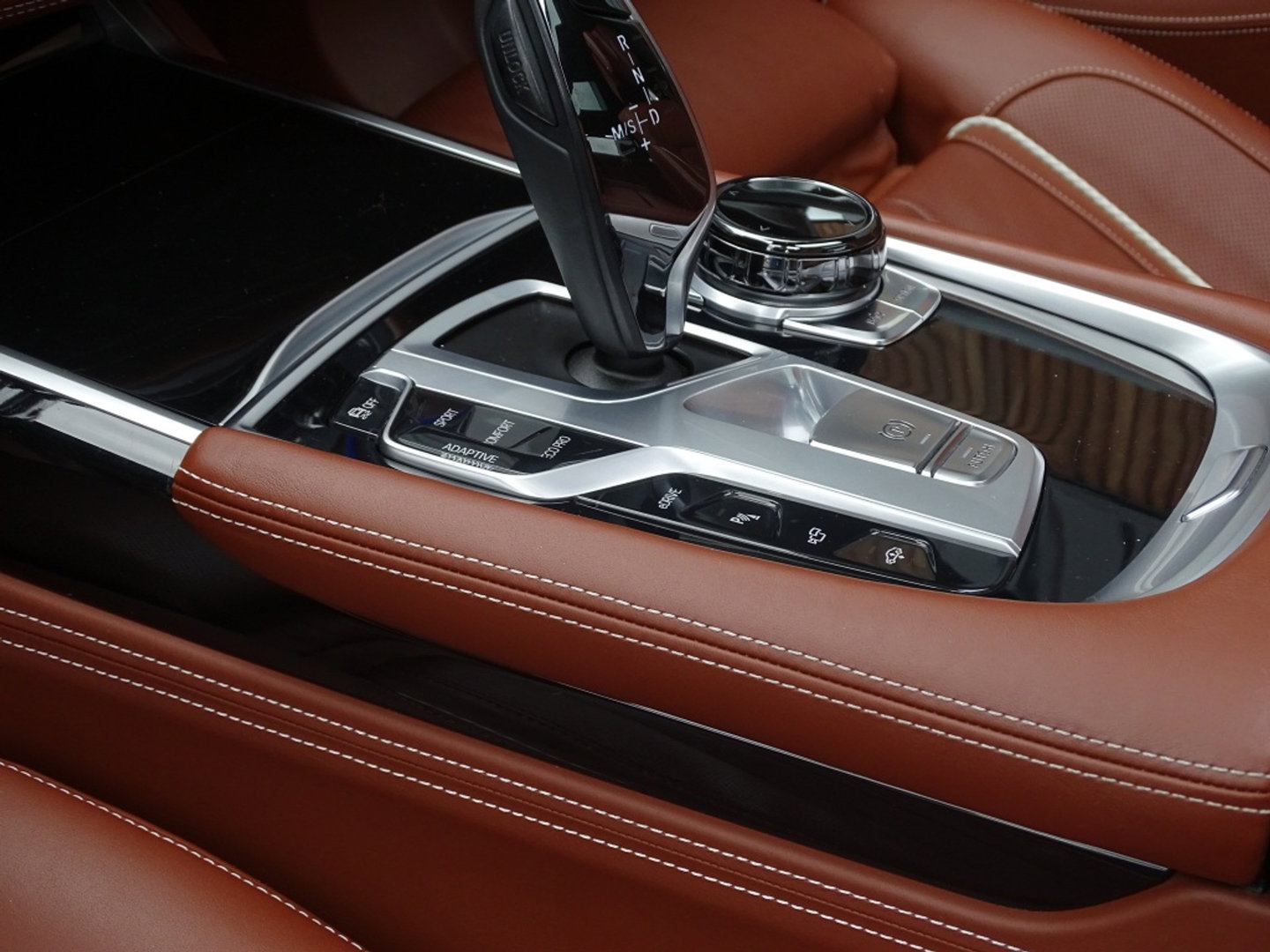 BMW 7 Serie 740e Lang 326PK / VIP / Bowers & Wilkins / Skylounge / *NAP*
