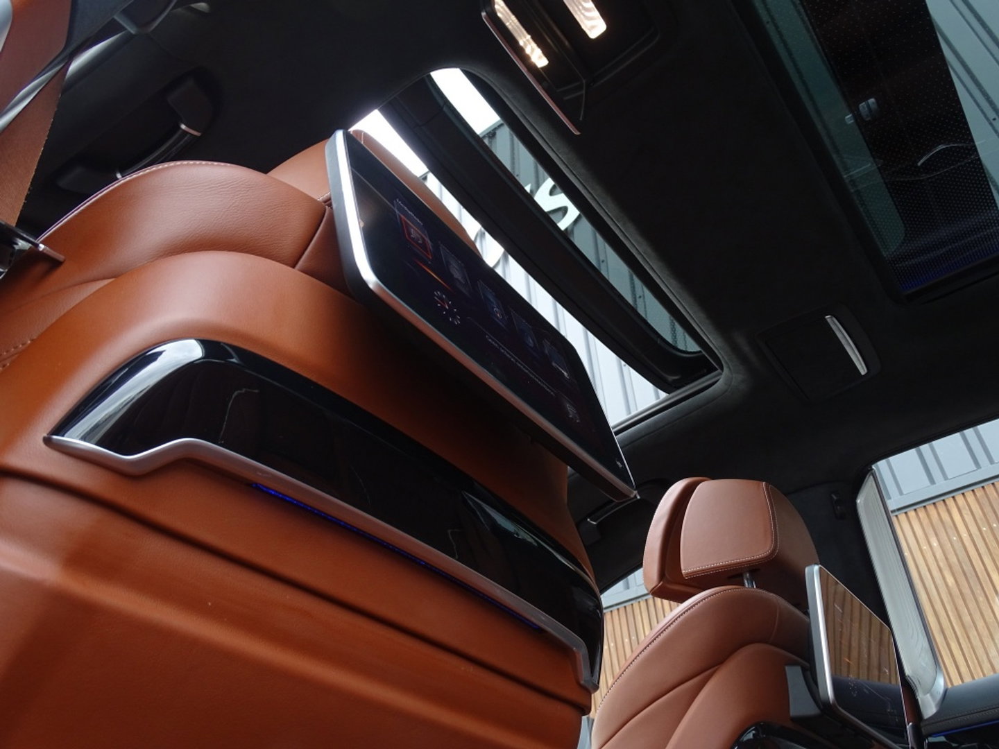 BMW 7 Serie 740e Lang 326PK / VIP / Bowers & Wilkins / Skylounge / *NAP*