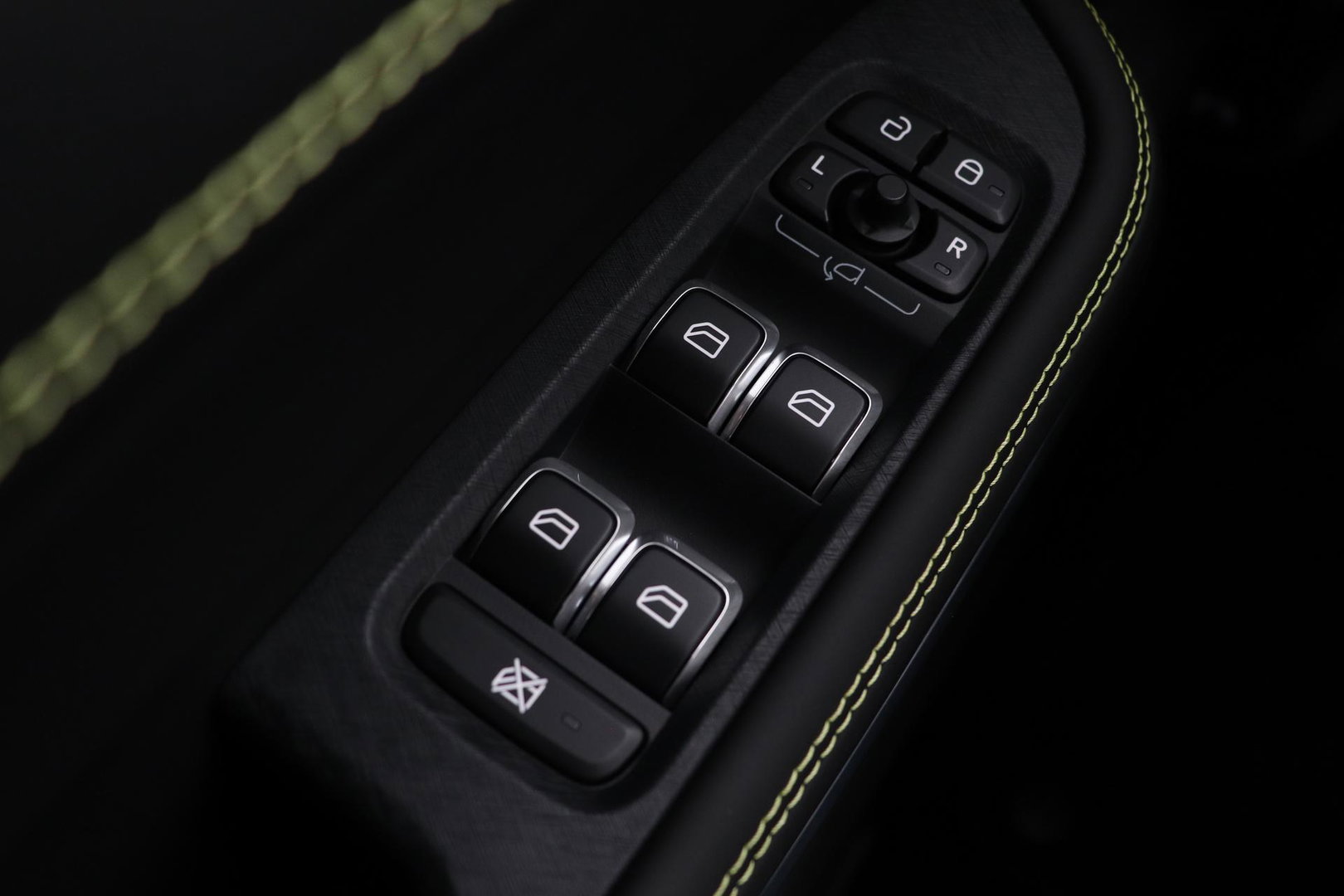 Lynk & Co 01 Lynk&co 1.5 Core | ACC | Camera | Carplay | 19 inch | LED | Draadloos opladen