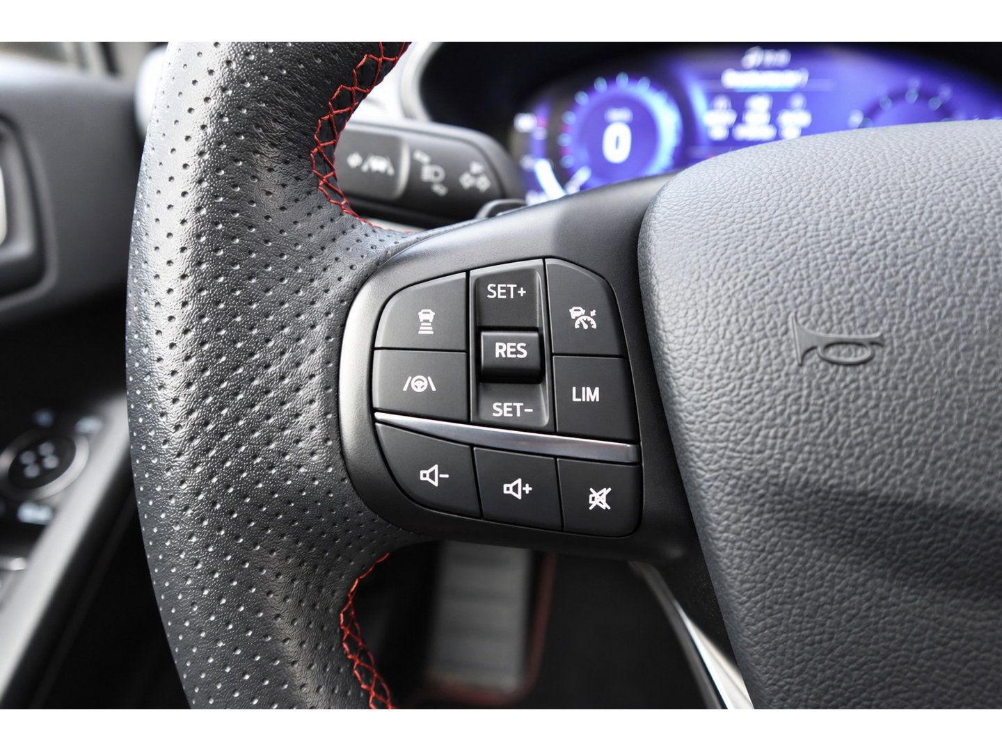Ford Focus 1.5 EcoBoost ST-Line X PANO B&O HUB VOL