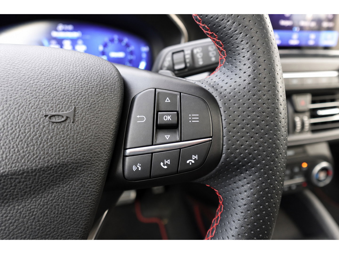 Ford Focus 1.5 EcoBoost Vignale PANO B&O HUB VOL