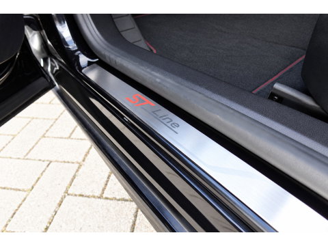 Ford Focus 1.5 EcoBoost Vignale PANO B&O HUB VOL