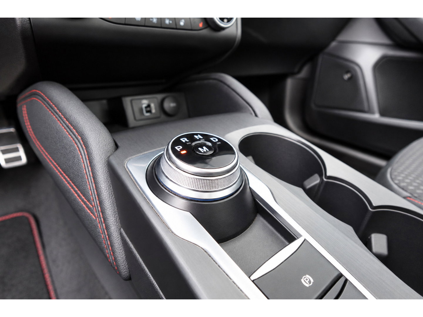 Ford Focus 1.5 EcoBoost ST-Line X PANO B&O HUB VOL