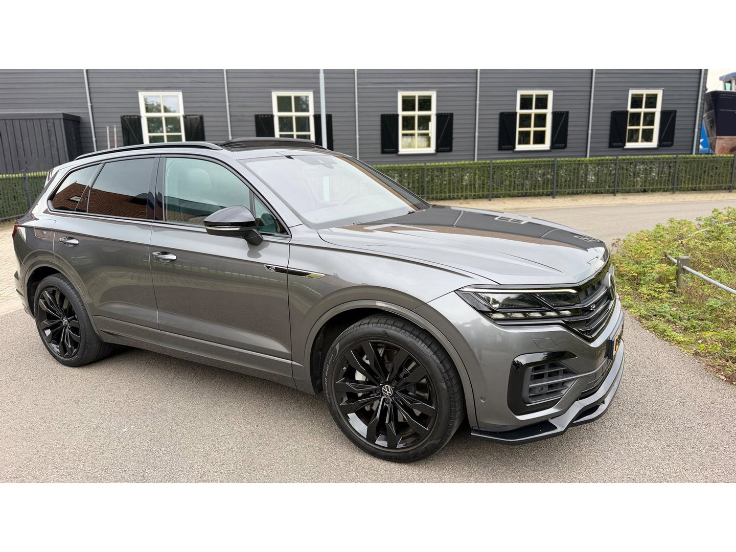 Volkswagen Touareg 3.0 TSi eHybrid 4MOTION R-Line Panoramadak leer Camera Electr.Trekhaak