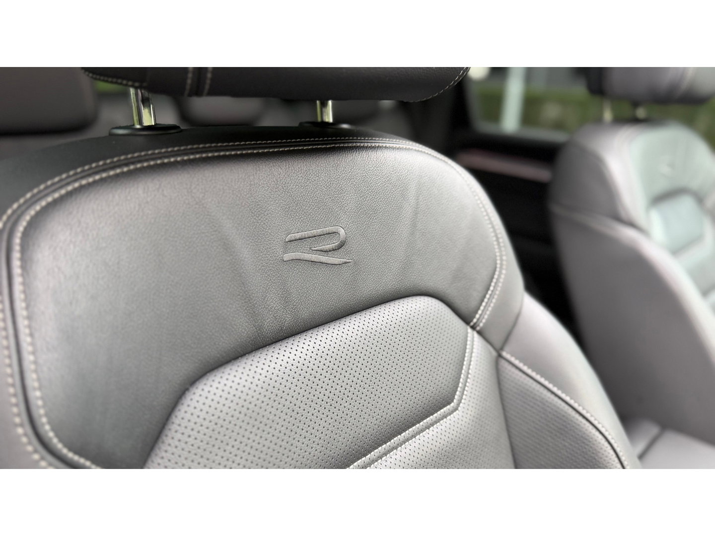 Volkswagen Touareg 3.0 TSi eHybrid 4MOTION R-Line Panoramadak leer Camera Electr.Trekhaak
