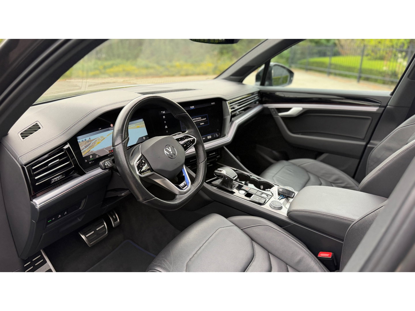 Volkswagen Touareg 3.0 TSi eHybrid 4MOTION R-Line Panoramadak leer Camera Electr.Trekhaak