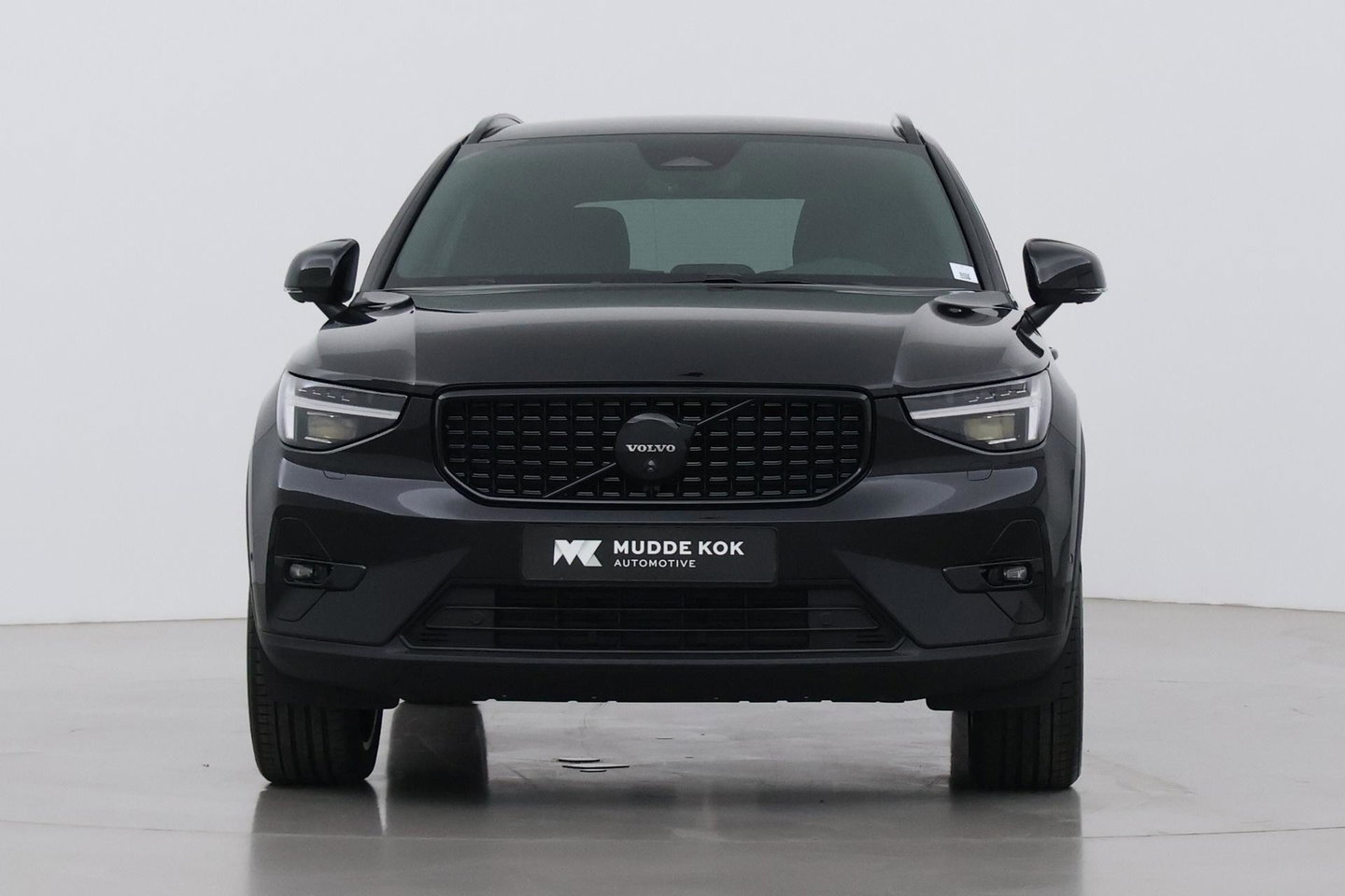 Volvo XC40 2.0 B3 Plus Black Edition | Harman/Kardon | ACC | 360° Camera | BLIS | Keyless | Stoel+Stuurverwarming | 20 Inch
