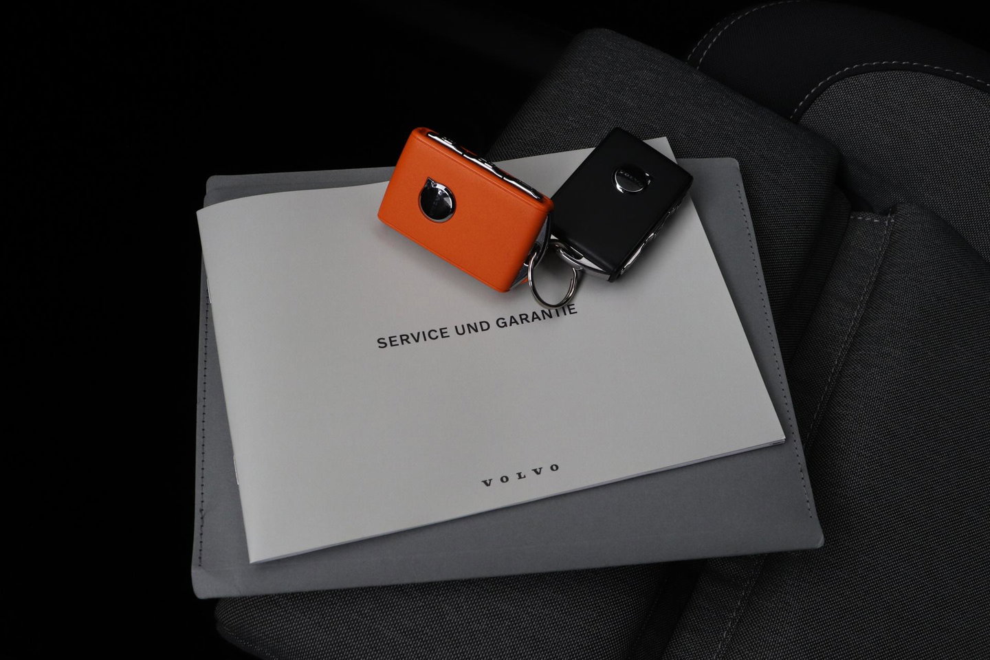 Volvo XC40 2.0 B3 Plus Black Edition | Harman/Kardon | ACC | 360° Camera | BLIS | Keyless | Stoel+Stuurverwarming | 20 Inch