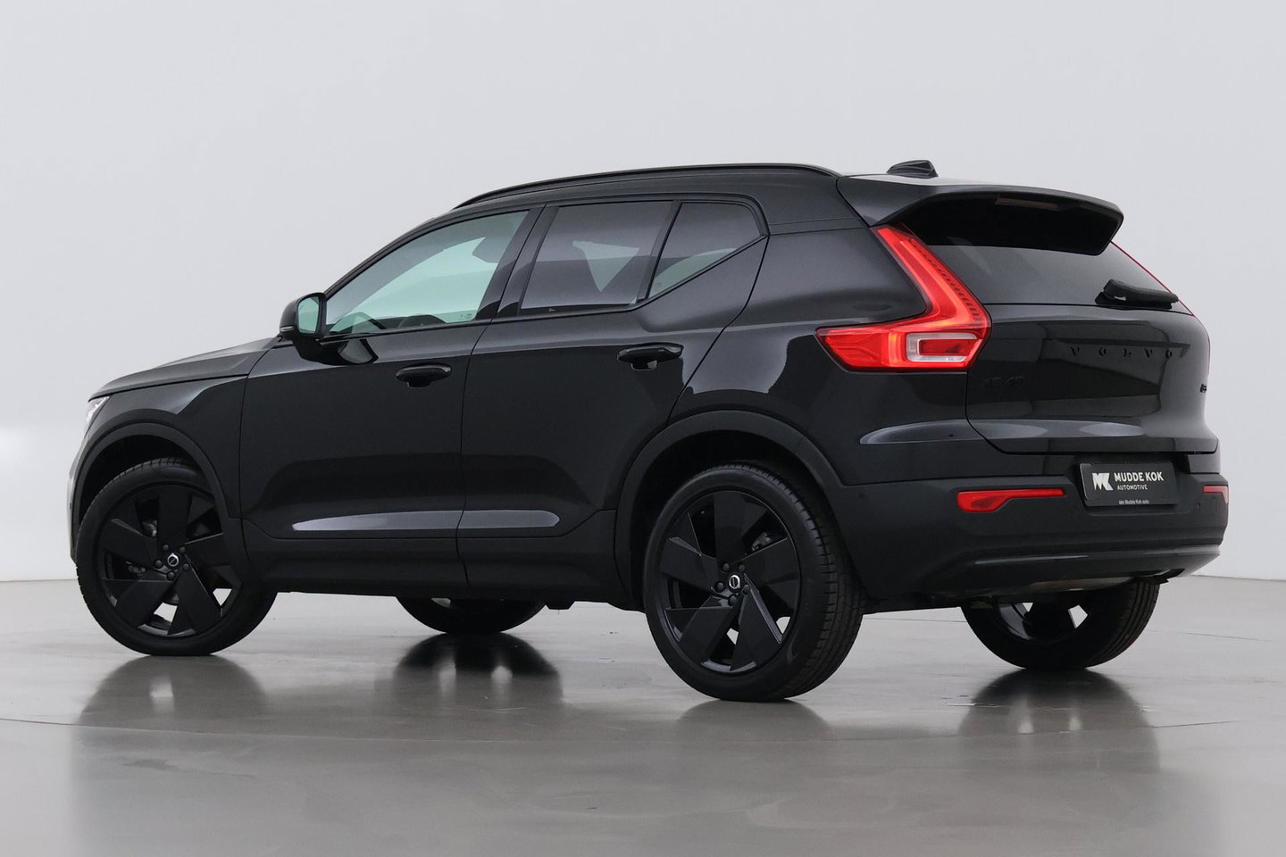 Volvo XC40 2.0 B3 Plus Black Edition | Harman/Kardon | ACC | 360° Camera | BLIS | Keyless | Stoel+Stuurverwarming | 20 Inch