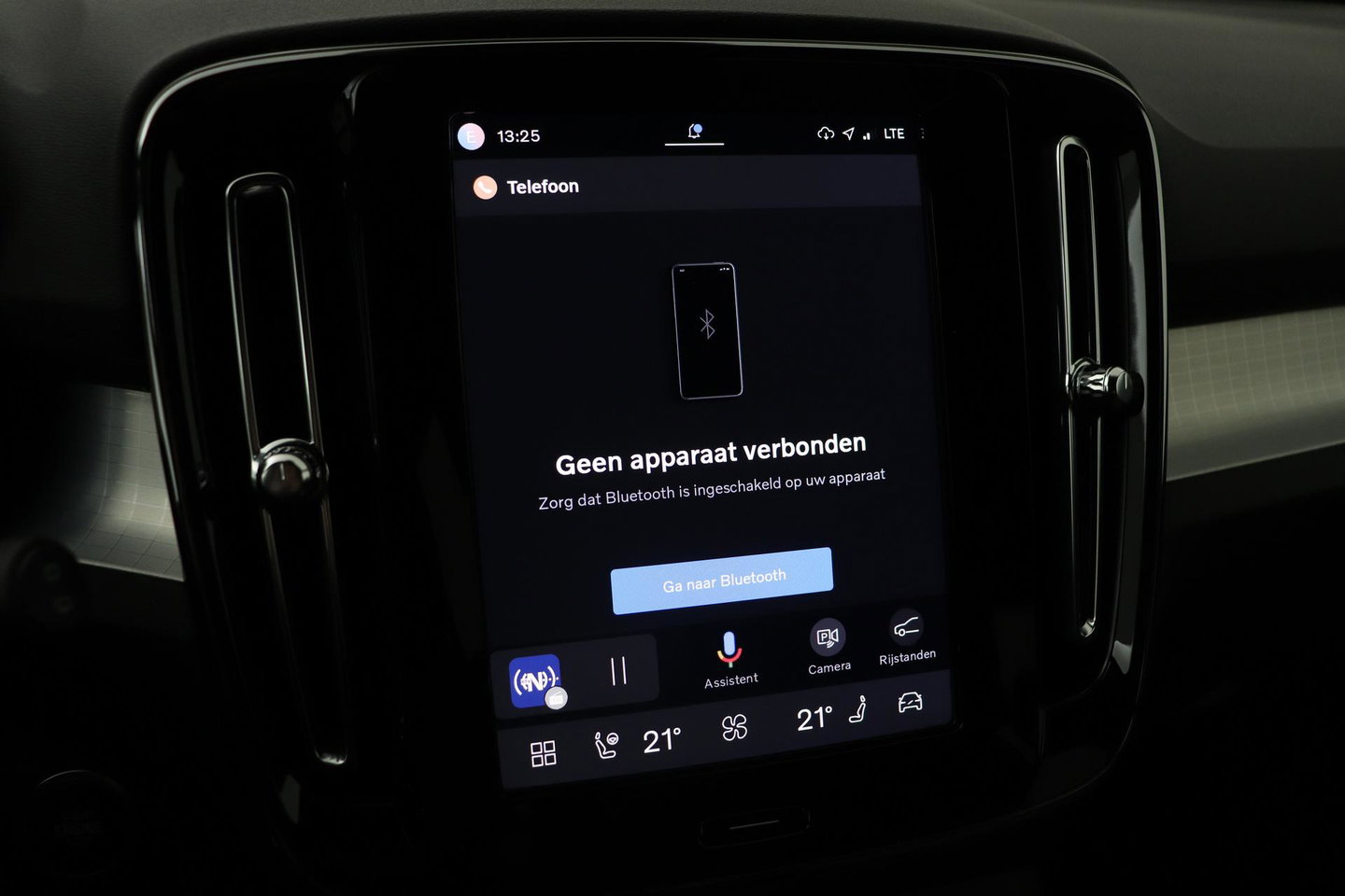 Volvo XC40 2.0 B3 Plus Black Edition | Harman/Kardon | ACC | 360° Camera | BLIS | Keyless | Stoel+Stuurverwarming | 20 Inch