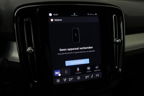 Volvo XC40 2.0 B3 Plus Black Edition | Harman/Kardon | ACC | 360° Camera | BLIS | Keyless | Stoel+Stuurverwarming | 20 Inch