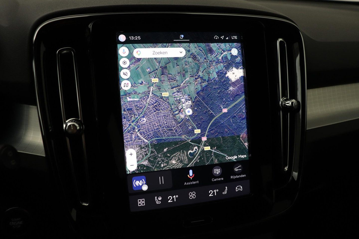Volvo XC40 2.0 B3 Plus Black Edition | Harman/Kardon | ACC | 360° Camera | BLIS | Keyless | Stoel+Stuurverwarming | 20 Inch