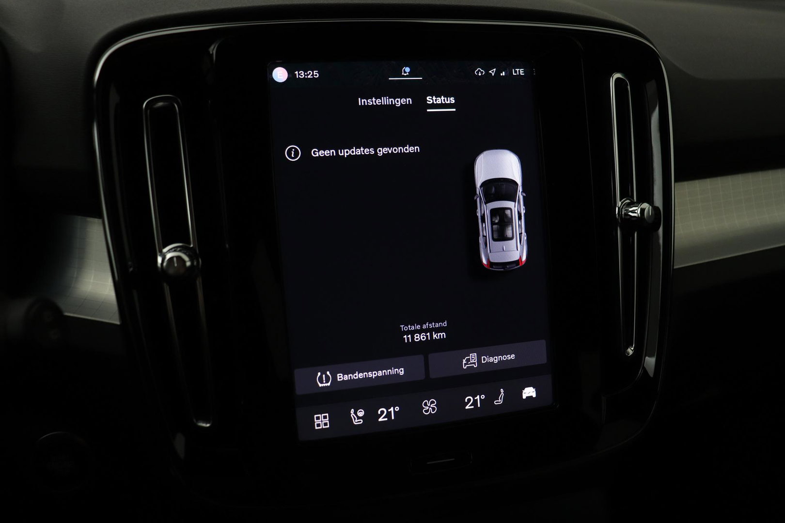 Volvo XC40 2.0 B3 Plus Black Edition | Harman/Kardon | ACC | 360° Camera | BLIS | Keyless | Stoel+Stuurverwarming | 20 Inch