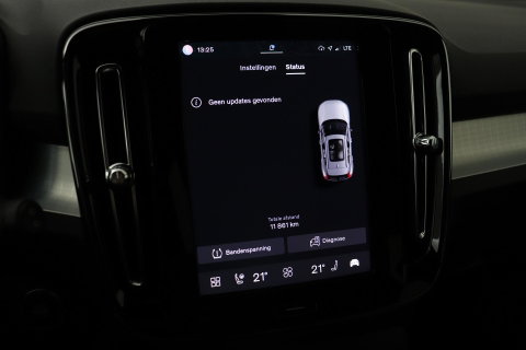 Volvo XC40 2.0 B3 Plus Black Edition | Harman/Kardon | ACC | 360° Camera | BLIS | Keyless | Stoel+Stuurverwarming | 20 Inch