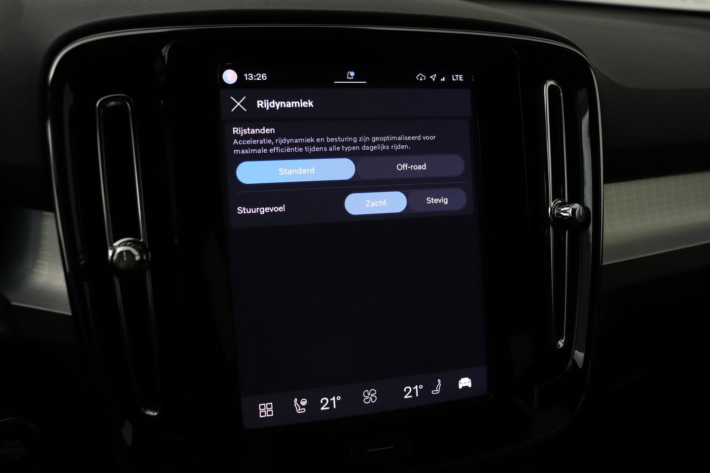 Volvo XC40 2.0 B3 Plus Black Edition | Harman/Kardon | ACC | 360° Camera | BLIS | Keyless | Stoel+Stuurverwarming | 20 Inch
