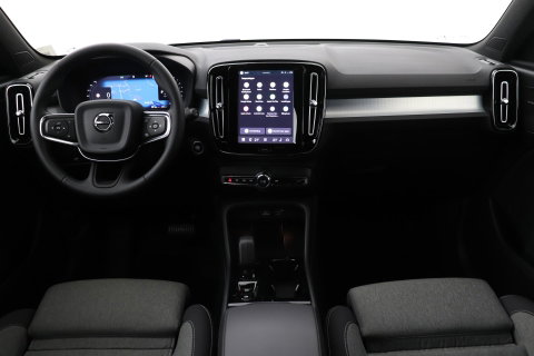 Volvo XC40 2.0 B3 Plus Black Edition | Harman/Kardon | ACC | 360° Camera | BLIS | Keyless | Stoel+Stuurverwarming | 20 Inch