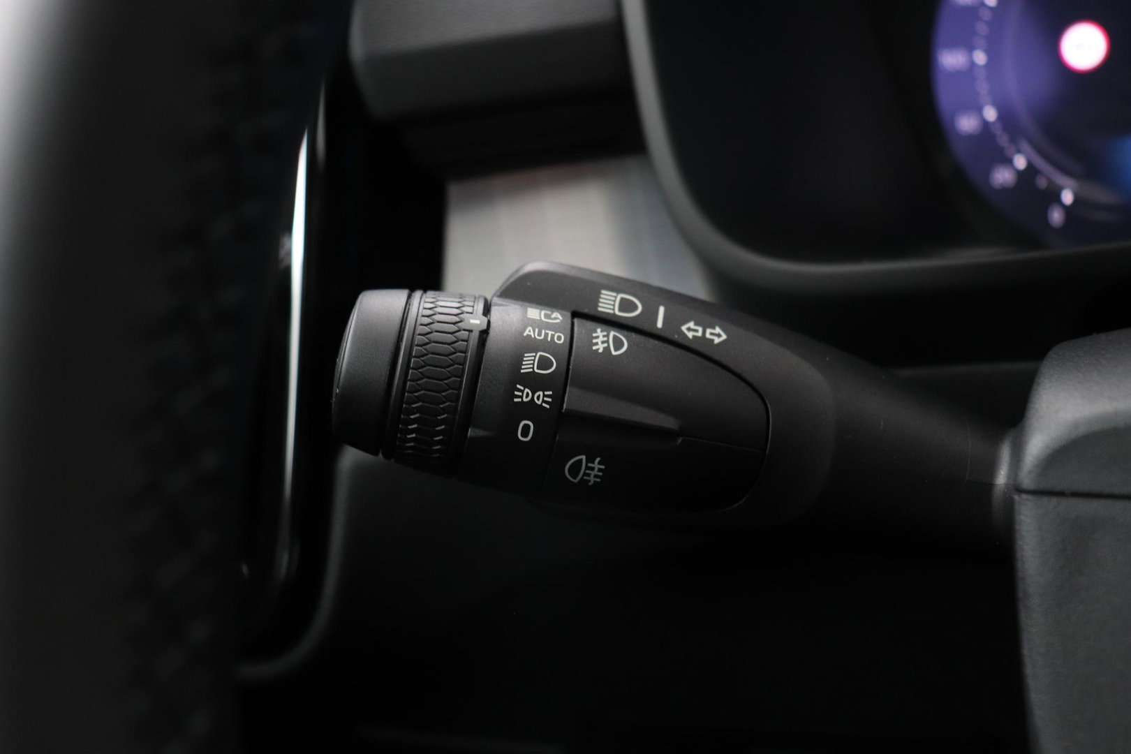 Volvo XC40 2.0 B3 Plus Black Edition | Harman/Kardon | ACC | 360° Camera | BLIS | Keyless | Stoel+Stuurverwarming | 20 Inch