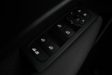 Volvo XC40 2.0 B3 Plus Black Edition | Harman/Kardon | ACC | 360° Camera | BLIS | Keyless | Stoel+Stuurverwarming | 20 Inch