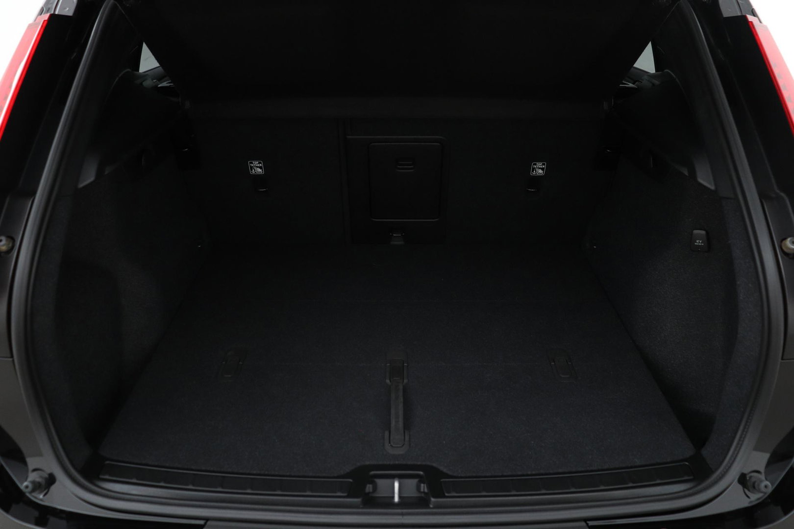 Volvo XC40 2.0 B3 Plus Black Edition | Harman/Kardon | ACC | 360° Camera | BLIS | Keyless | Stoel+Stuurverwarming | 20 Inch