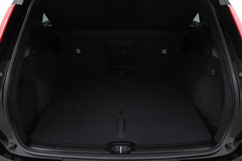 Volvo XC40 2.0 B3 Plus Black Edition | Harman/Kardon | ACC | 360° Camera | BLIS | Keyless | Stoel+Stuurverwarming | 20 Inch