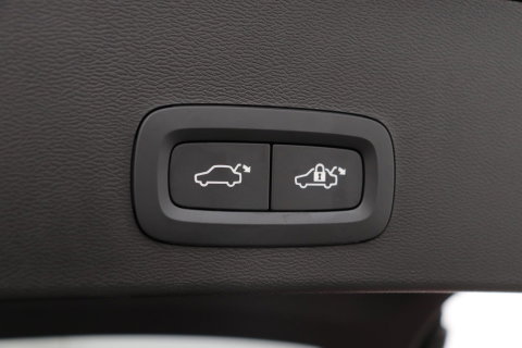 Volvo XC40 2.0 B3 Plus Black Edition | Harman/Kardon | ACC | 360° Camera | BLIS | Keyless | Stoel+Stuurverwarming | 20 Inch