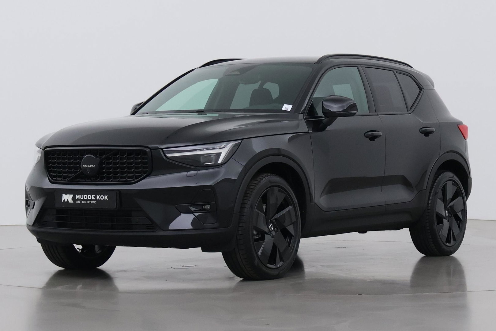 Volvo XC40 2.0 B3 Plus Black Edition | Harman/Kardon | ACC | 360° Camera | BLIS | Keyless | Stoel+Stuurverwarming | 20 Inch