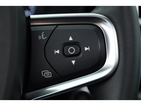 Volvo XC40 1.5 T4 Plug-in hybrid Ultimate Bright | Pano-dak | 360 camera | Adap. Cruise |