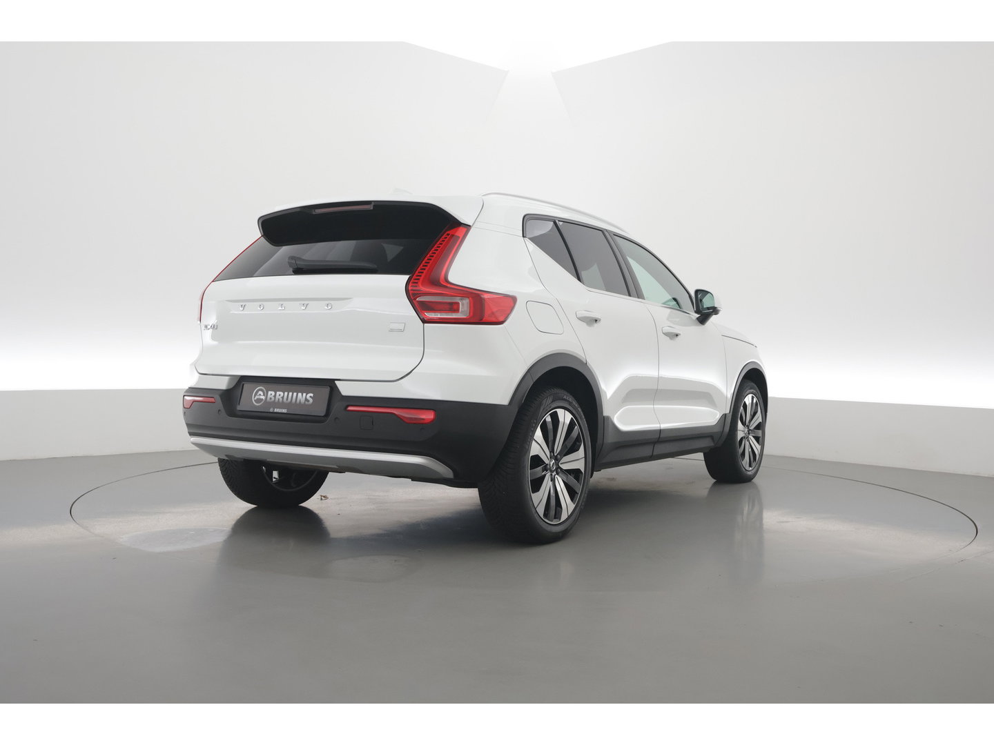 Volvo XC40 1.5 T4 Plug-in hybrid Ultimate Bright | Pano-dak | 360 camera | Adap. Cruise |