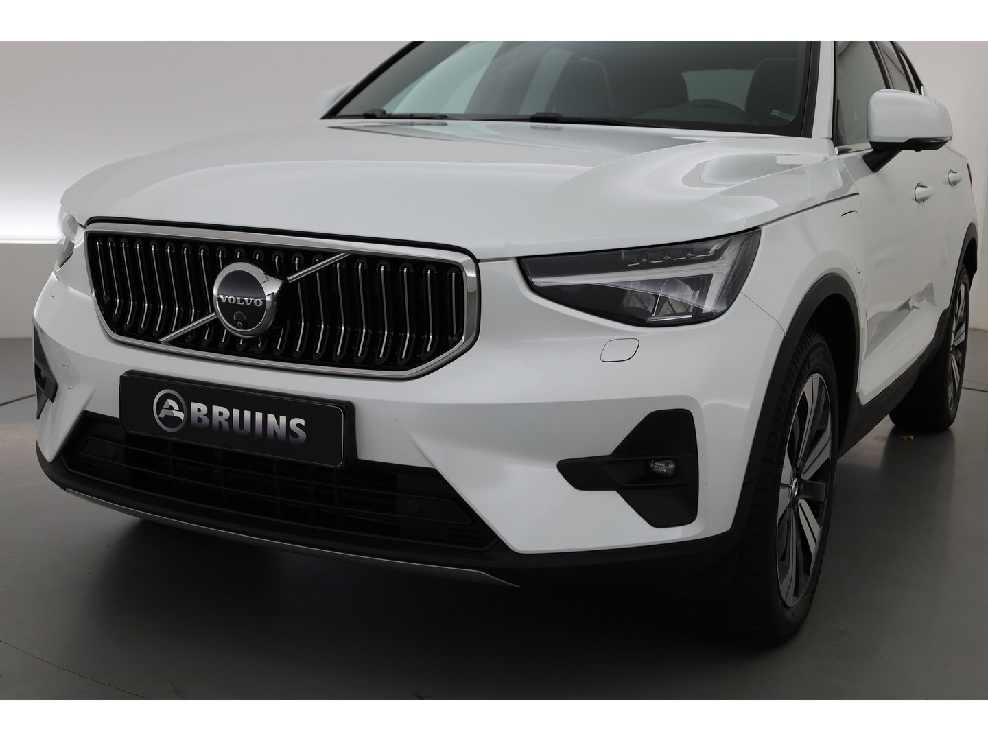 Volvo XC40 1.5 T4 Plug-in hybrid Ultimate Bright | Pano-dak | 360 camera | Adap. Cruise |