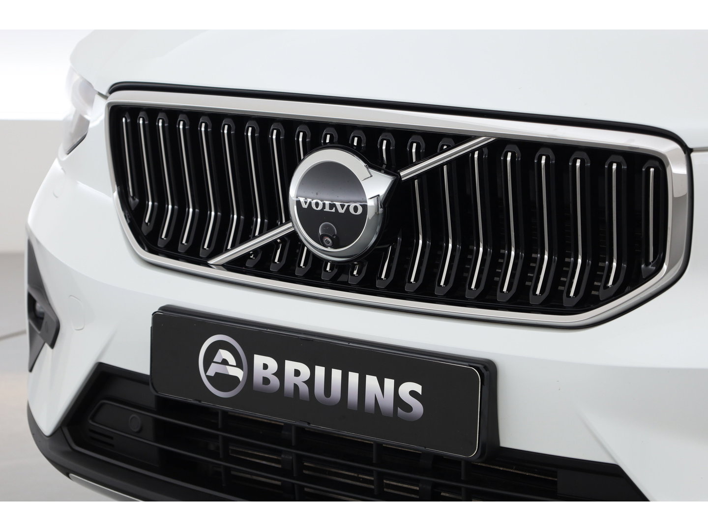 Volvo XC40 1.5 T4 Plug-in hybrid Ultimate Bright | Pano-dak | 360 camera | Adap. Cruise |