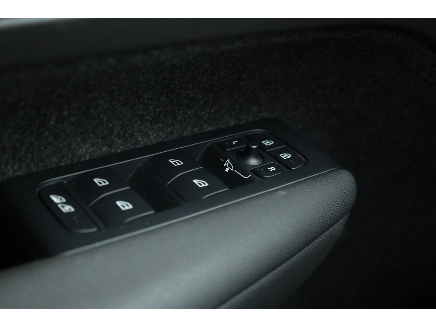 Volvo XC40 1.5 T4 Plug-in hybrid Ultimate Bright | Pano-dak | 360 camera | Adap. Cruise |