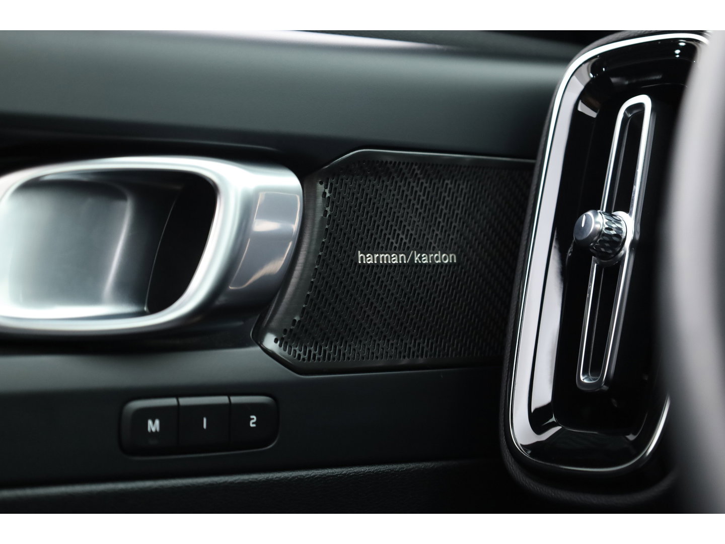 Volvo XC40 1.5 T4 Plug-in hybrid Ultimate Bright | Pano-dak | 360 camera | Adap. Cruise |