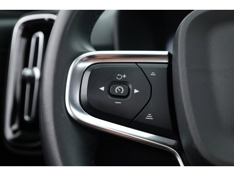 Volvo XC40 1.5 T4 Plug-in hybrid Ultimate Bright | Pano-dak | 360 camera | Adap. Cruise |