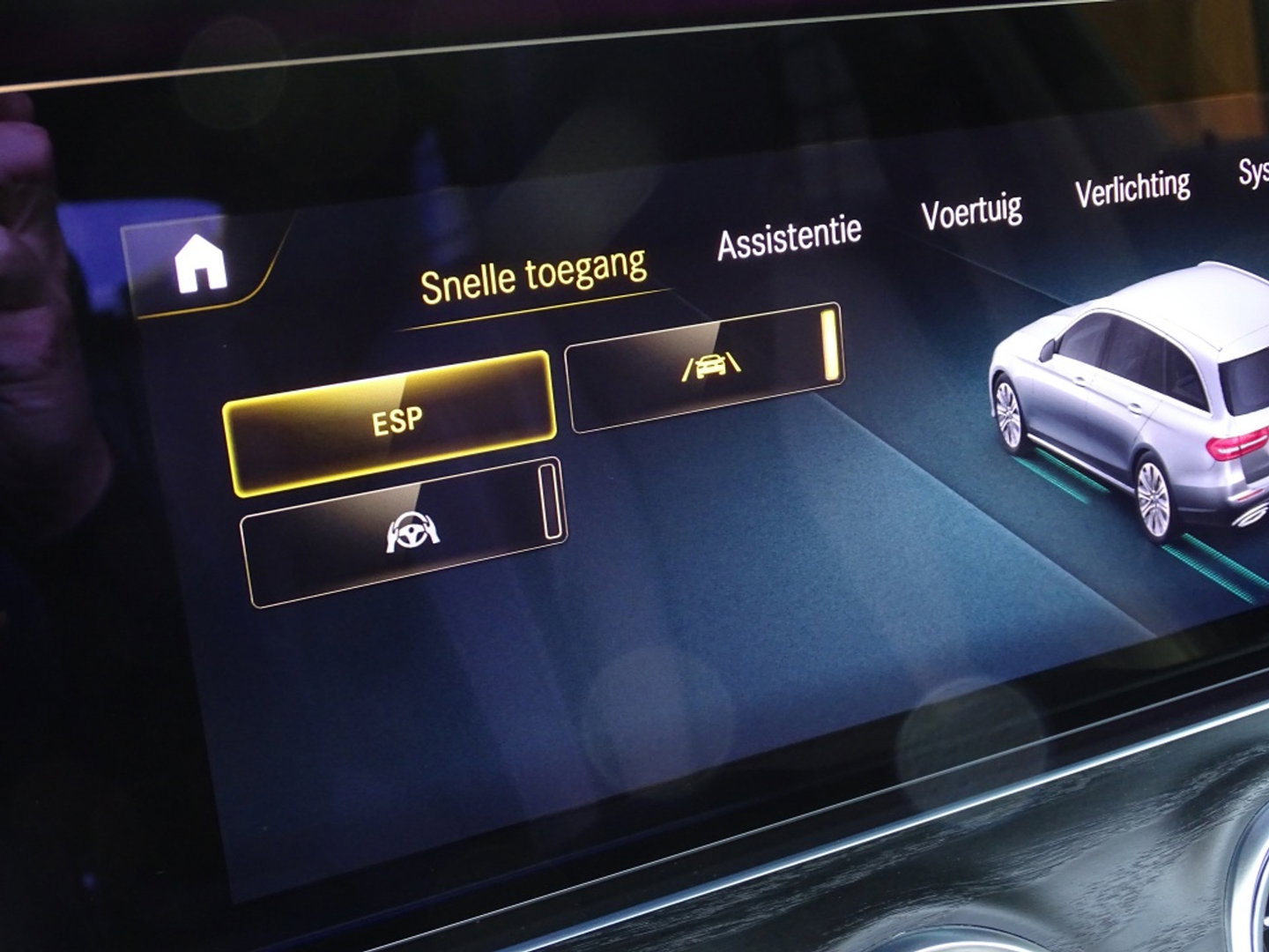Mercedes-Benz E-Klasse Estate 200 automaat / AMG pakket / Burmester / 360° camera / LED