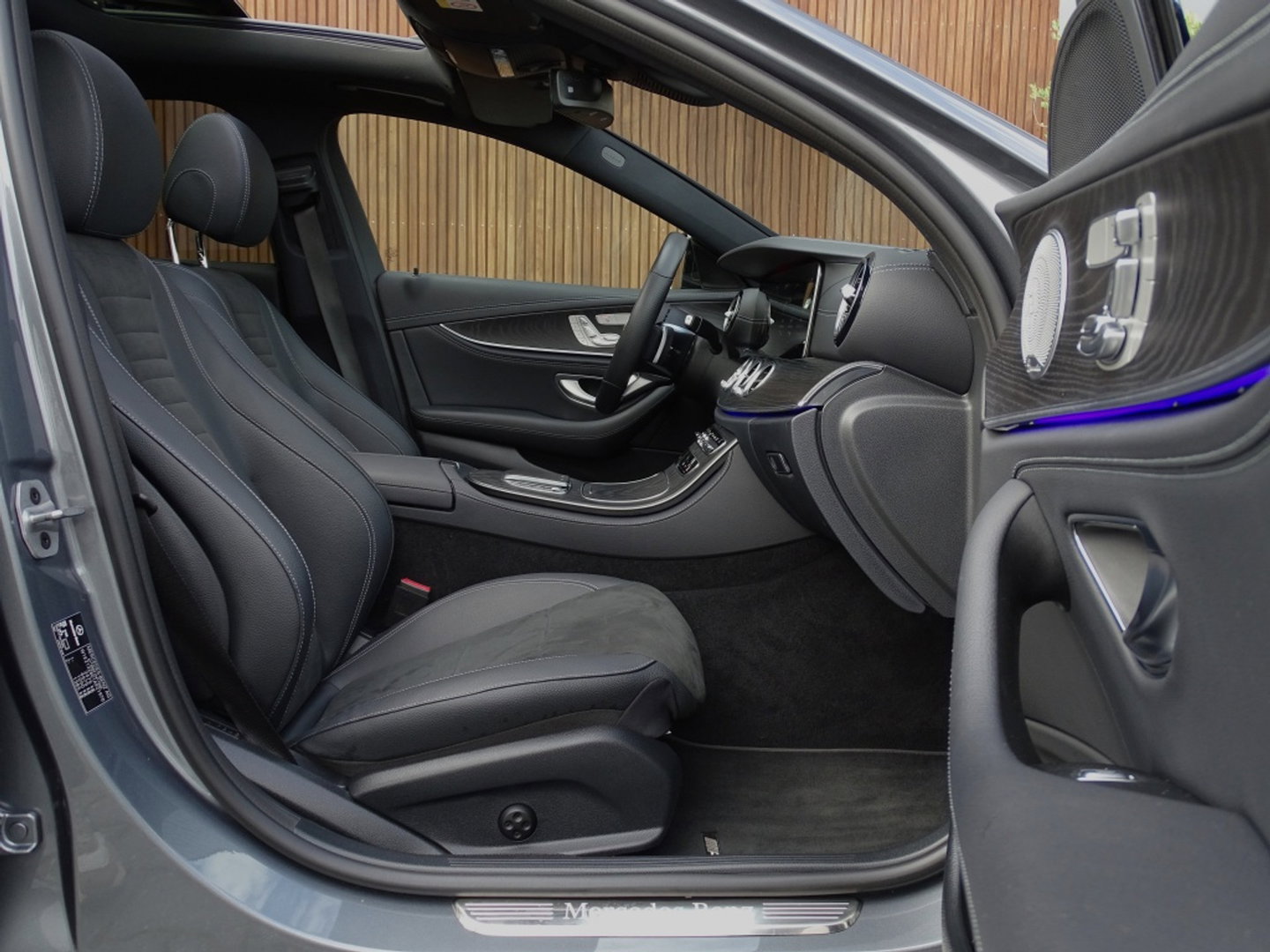 Mercedes-Benz E-Klasse Estate 200 automaat / AMG pakket / Burmester / 360° camera / LED