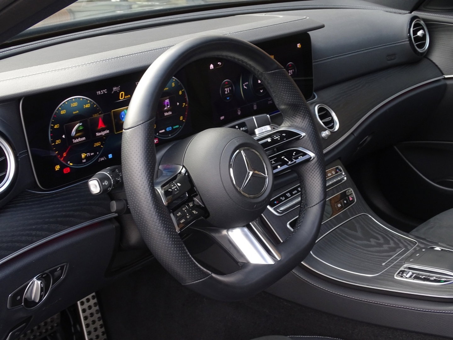Mercedes-Benz E-Klasse Estate 200 automaat / AMG pakket / Burmester / 360° camera / LED