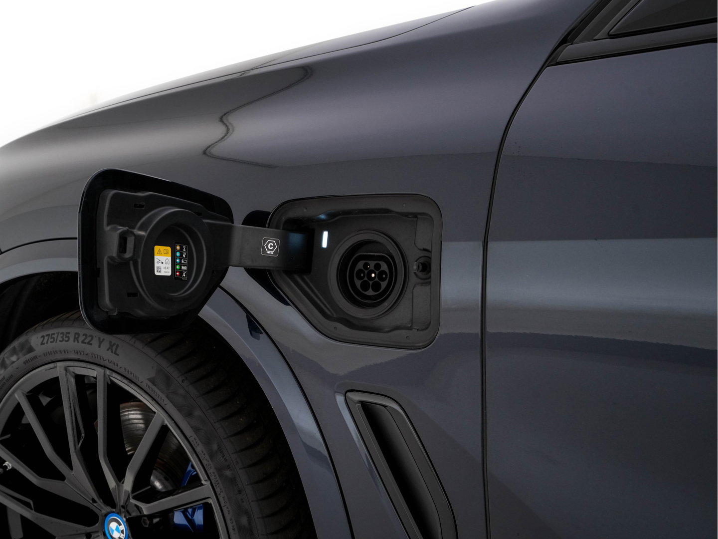 BMW X5 xDrive45e M-Sport-Styling High Executive (Plug-In) {SoH-91%} (INCL-BTW) *PANO | LEATHER | LASER-LED | HARMAN/KARDON | MEMORY-PACK | TOPVIEW | ADAPTIVE-CRUISE | BLINDSPOT | DIGI-COCKPIT | PRIVACY-GLASS | SHIFTPADDLES | HEAD-UP | TOWBAR | 22''A