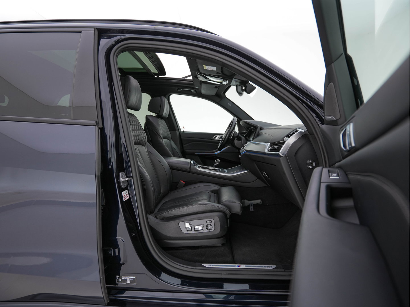 BMW X5 xDrive45e M-Sport-Styling High Executive (Plug-In) {SoH-91%} (INCL-BTW) *PANO | LEATHER | LASER-LED | HARMAN/KARDON | MEMORY-PACK | TOPVIEW | ADAPTIVE-CRUISE | BLINDSPOT | DIGI-COCKPIT | PRIVACY-GLASS | SHIFTPADDLES | HEAD-UP | TOWBAR | 22''A