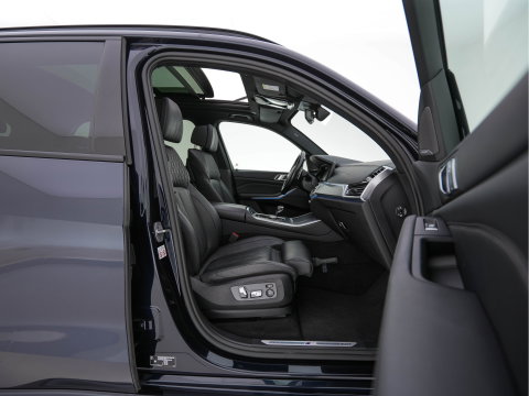 BMW X5 xDrive45e M-Sport-Styling High Executive (Plug-In) {SoH-91%} (INCL-BTW) *PANO | LEATHER | LASER-LED | HARMAN/KARDON | MEMORY-PACK | TOPVIEW | ADAPTIVE-CRUISE | BLINDSPOT | DIGI-COCKPIT | PRIVACY-GLASS | SHIFTPADDLES | HEAD-UP | TOWBAR | 22''A