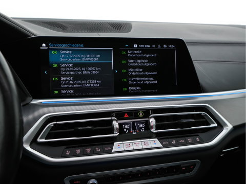 BMW X5 xDrive45e M-Sport-Styling High Executive (Plug-In) {SoH-91%} (INCL-BTW) *PANO | LEATHER | LASER-LED | HARMAN/KARDON | MEMORY-PACK | TOPVIEW | ADAPTIVE-CRUISE | BLINDSPOT | DIGI-COCKPIT | PRIVACY-GLASS | SHIFTPADDLES | HEAD-UP | TOWBAR | 22''A